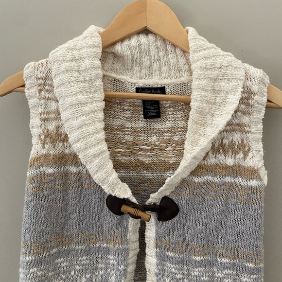 ☃️Cynthia Rowley Textured Knit Toggle Front Enclosure Fold Over Collar Knit Vest - Picture 3 of 5